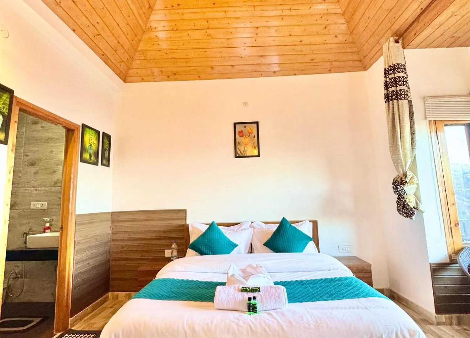 The Bliss & Blossom Mansion Kufri I Peaceful Villa I Group Of Exotic Stays Shimla 0*,  India